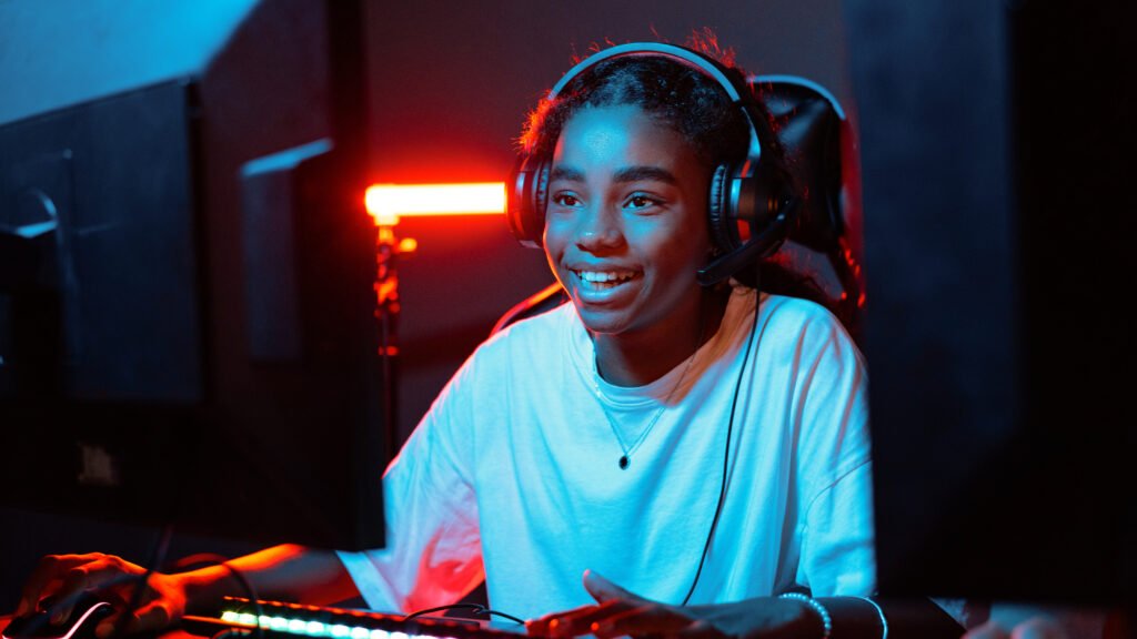 WESEARY Wireless Gaming setup with wireless headset, mouse, and keyboard on a gaming desk 2025
